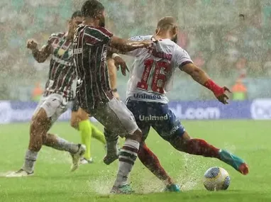 Imagem ilustrativa da imagem Bahia derrota Fluminense de virada na Fonte Nova