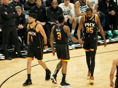 Imagem ilustrativa da imagem NBA: Phoenix Suns é eliminado dos playoffs, Lakers ainda respira
