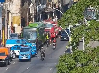 Imagem ilustrativa da imagem Ônibus desgovernado mata uma pessoa e fere outra