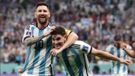 Imagem ilustrativa da imagem Sob a batuta de Messi Argentina vence e está na final da Copa