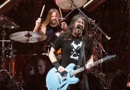 Imagem ilustrativa da imagem Sem baterista, Foo Fighters anuncia continuidade