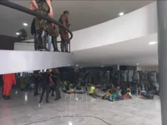 Imagem ilustrativa da imagem Terroristas são rendidos e presos dentro do Palácio do Planalto
