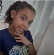 Imagem ilustrativa da imagem Menina de 10 anos morre vítima de bala perdida na porta de casa, no RJ