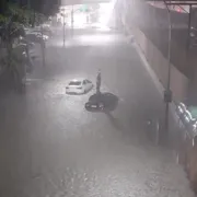 Imagem ilustrativa da imagem Chuva forte coloca cidade do Rio em estágio de atenção