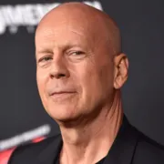 Imagem ilustrativa da imagem Bruce Willis é diagnosticado com demência, informa a família do ator