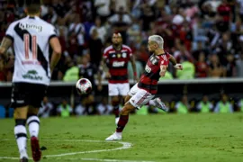 Imagem ilustrativa da imagem Flamengo vence Vasco e vai jogar pelo empate no domingo para ir à final