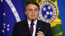Imagem ilustrativa da imagem Bolsonaro pede que TCU fique com joias até decisão final