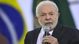 Imagem ilustrativa da imagem Lula: Se prefeito conceder terrenos, podemos fazer casa barata para mais pobre
