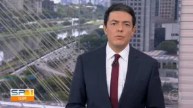 Imagem ilustrativa da imagem Ao vivo, âncora da Globo se emociona ao noticiar assassinato em escola