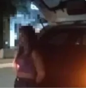 Imagem ilustrativa da imagem Mulher é detida por dirigir embriagada e chutar policial, em Goiânia