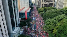 Imagem ilustrativa da imagem A maior do mundo! Parada do Orgulho LGBTI+ reúne milhões na Avenida Paulista
