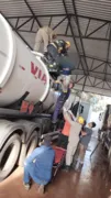 Imagem ilustrativa da imagem Bombeiros resgatam vítimas inconscientes em tanque de combustível vazio em Rio Verde