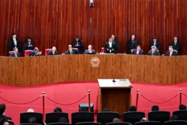 Imagem ilustrativa da imagem Continuação do julgamento de Bolsonaro no TSE vai até as 23h
