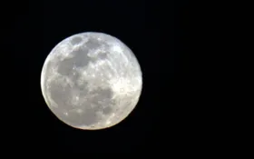 Imagem ilustrativa da imagem Superlua acontece hoje, evento ocorre também no fim do mês com "lua azul"