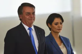 Imagem ilustrativa da imagem Bolsonaro e Michelle receberam pedras preciosas de garimpo ilegal, diz deputada