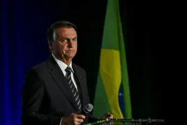 Imagem ilustrativa da imagem E-mail do Planalto registra que Bolsonaro recebeu saco de 'pedras preciosas' e guardou em cofre