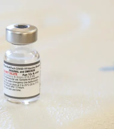 Imagem ilustrativa da imagem Estudos indicam que vacina bivalente é mais eficaz contra covid-19