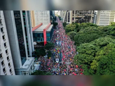 Imagem ilustrativa da imagem A maior do mundo! Parada do Orgulho LGBTI+ reúne milhões na Avenida Paulista