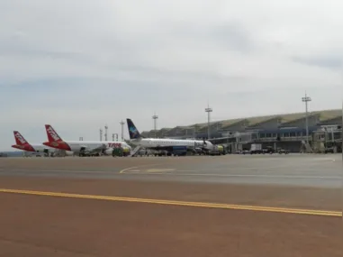Imagem ilustrativa da imagem Aeroporto de Goiânia é fechado após aeronave furar pneu na pista
