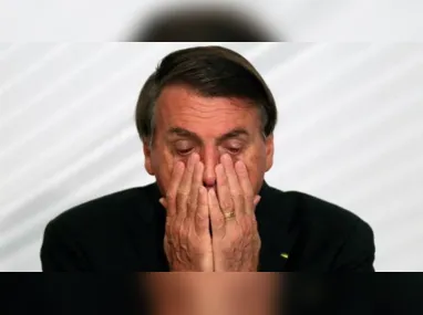 Imagem ilustrativa da imagem Relator do TSE vota para manter Bolsonaro Inelegível