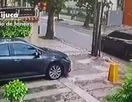 Vídeo mostra momento em que carro de Deputado é roubado