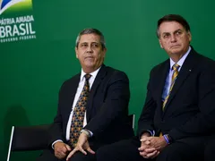 Imagem ilustrativa da imagem TSE volta a julgar processos contra Bolsonaro e Braga Netto