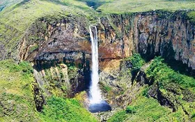 Imagem ilustrativa da imagem Cidade de minas interdita 3ª cachoeira mais alta do país por risco de deslocamento de rocha