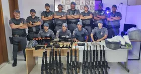 Imagem ilustrativa da imagem PM apreende 'arsenal de guerra', com 18 fuzis, munições e BMW blindada em Paraisópolis