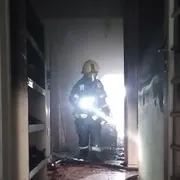 Imagem ilustrativa da imagem Bombeiros resgata homem vítima de incêndio