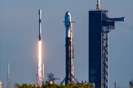 Imagem ilustrativa da imagem Com apoio da Nasa, SpaceX lança módulo de pouso lunar de empresa privada