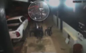 Imagem ilustrativa da imagem Homem é executado a tiros e duas mulheres ficam feridas em um bar de Goiânia