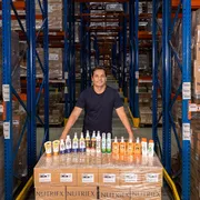Imagem ilustrativa da imagem CEO das empresas Nutriex e Rennova anuncia a produção de 8 milhões de frascos de repelente