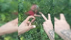 Imagem ilustrativa da imagem Vídeo: após matar, jovens integrantes do Comando Vermelho gravam vítima degolada