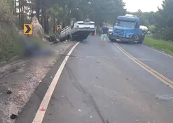 Imagem ilustrativa da imagem Acidente entre caminhonete e moto na PR-151 mata duas pessoas