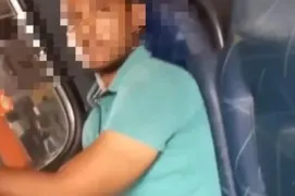 Imagem ilustrativa da imagem Homem é flagrado se masturbando em ônibus