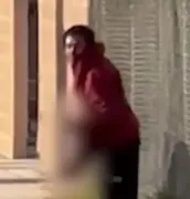 Imagem ilustrativa da imagem Vídeo mostra momento que homem come perna humana