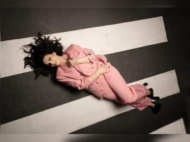Imagem ilustrativa da imagem Laura Pausini sobre novo álbum: 'Não estamos vendendo sonhos, mas sim realidade'