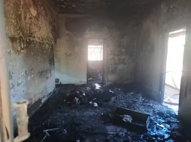Imagem ilustrativa da imagem Idoso provoca incêndio em residência usando lança-chamas