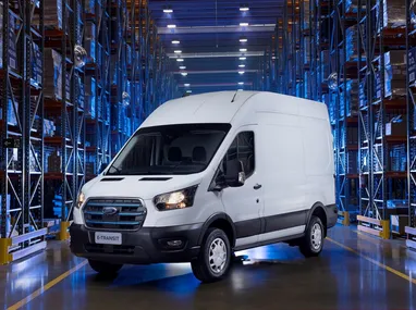Imagem ilustrativa da imagem Ford E-Transit elétrica começa a ser vendida em março por R$ 542.000