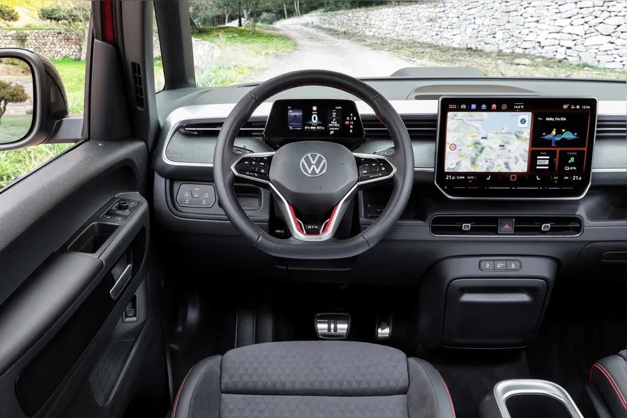 Volkswagen apresenta a Kombi elétrica na versão GTX, a mais potente de todos os tempos