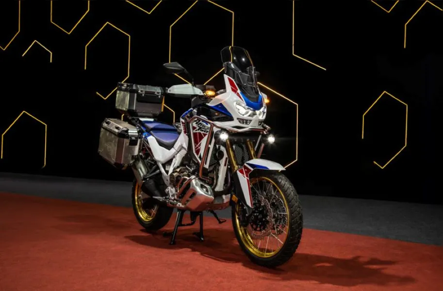 Honda anuncia três motocicletas para fechar 2022 com chave de ouro