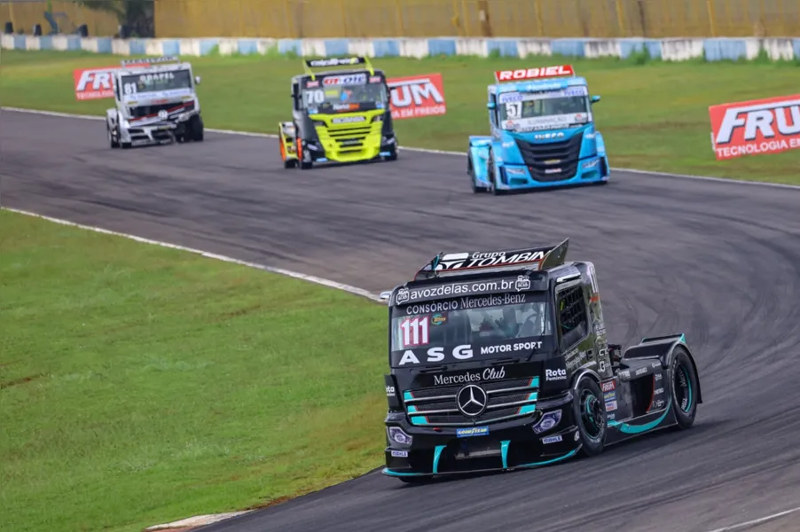 Mercedes-Benz estreia a tecnologia do MirrorCam na Copa Truck 2023