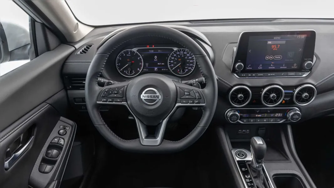 Nissan Sentra 2023: Moderno, sedã deixa para trás o estilo conservador