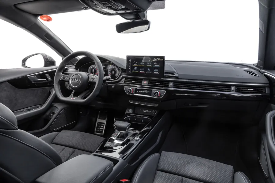 Audi A5 é lançado em edição especial Carbon Edition por R$ 397.990
