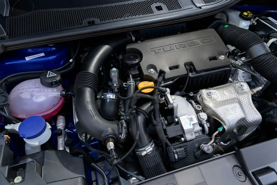 Peugeot 208 2024 estreia câmbio CVT e motor turbo de 130 cv