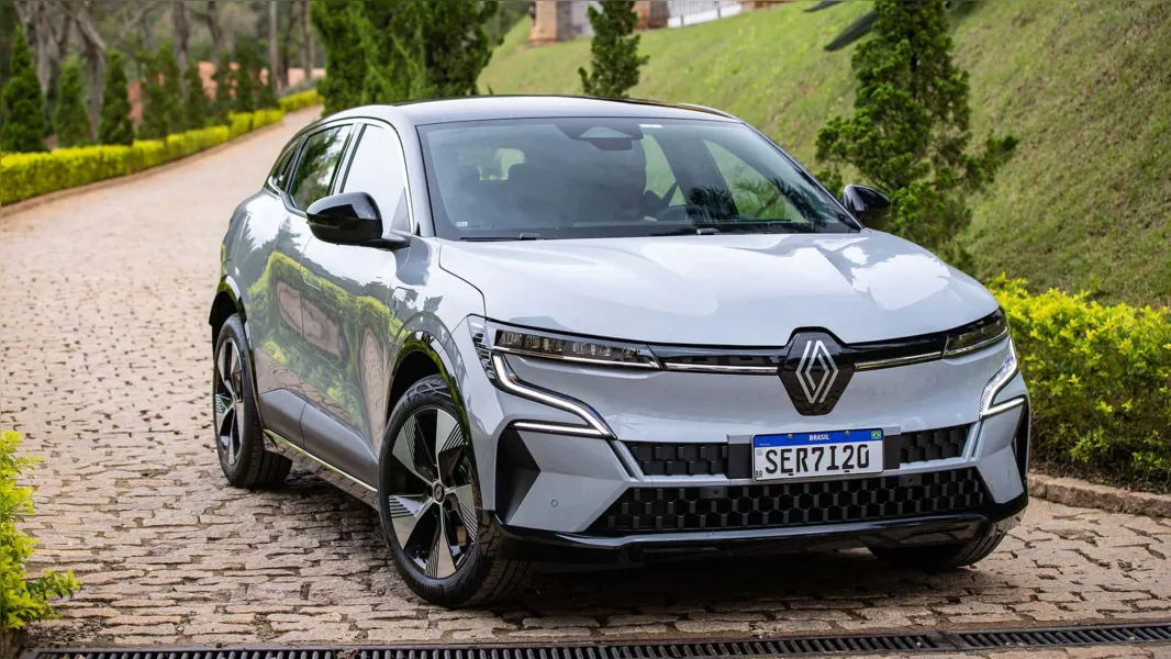 Renault lança o Megane E-Tech 100% elétrico por R$ 279.900