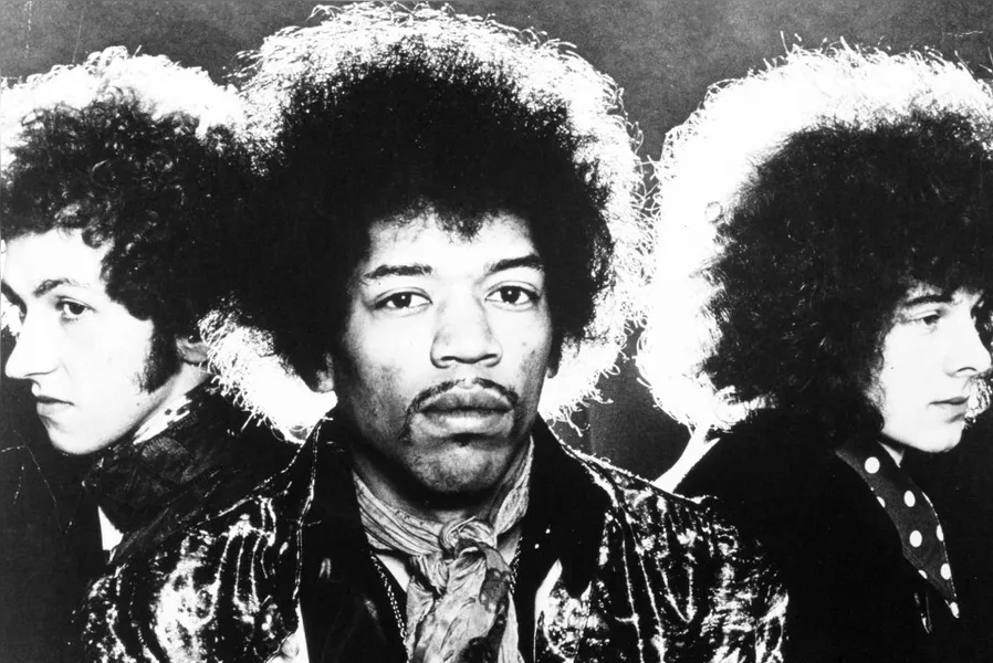 The Jimi Hendrix Experience: Liderados pelo lendário Jimi Hendrix, redefiniram o som da guitarra elétrica e o rock psicodélico.