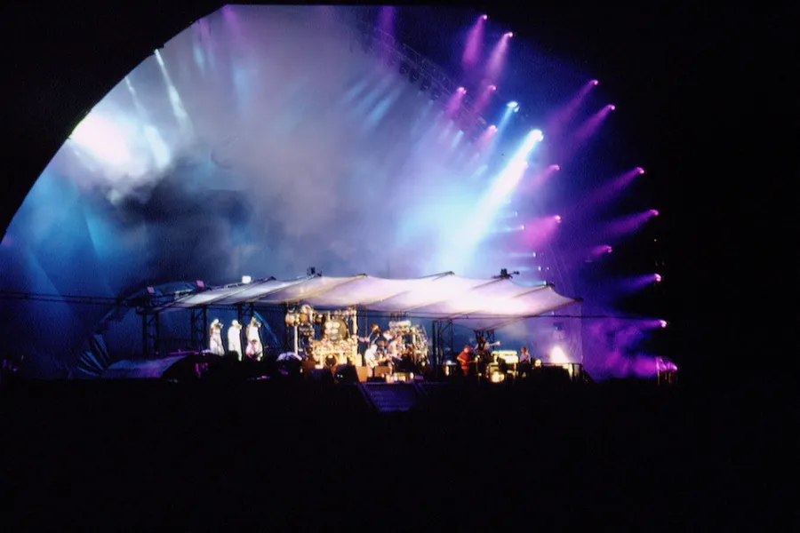 Pink Floyd: Com um rock progressivo que ultrapassou limites, álbuns como "The Dark Side of the Moon" são considerados obras-primas.