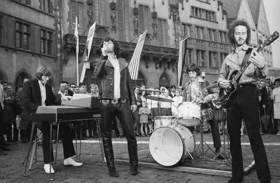 The Doors: Letras poéticas de Jim Morrison e um som psicodélico que definiram a contracultura dos anos 60.