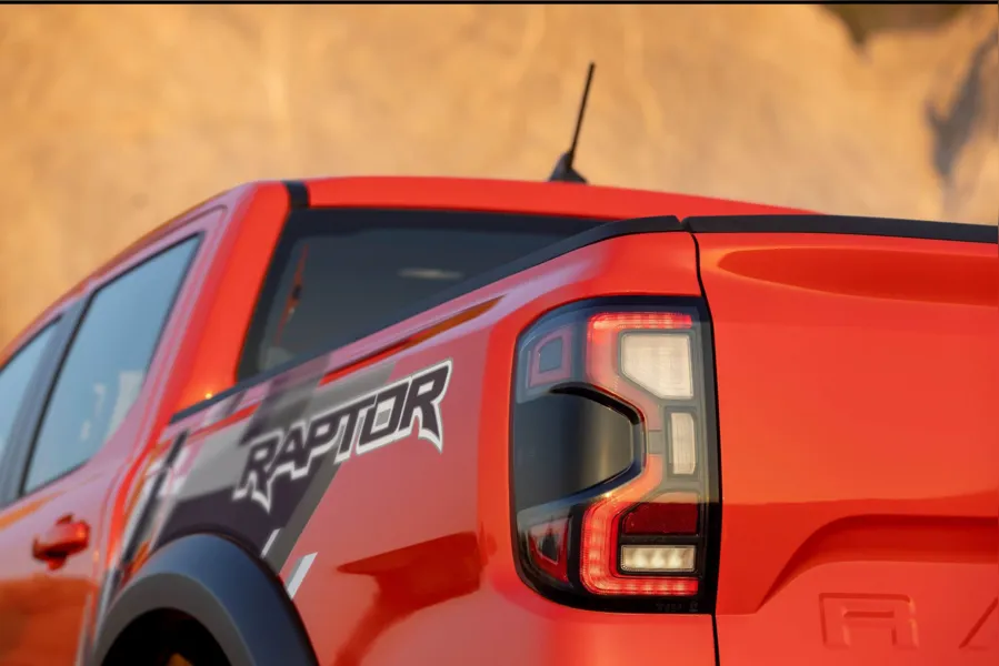Ranger Raptor estreia com motor V6 3.0 de 397 cv e preço de R$ 448.600